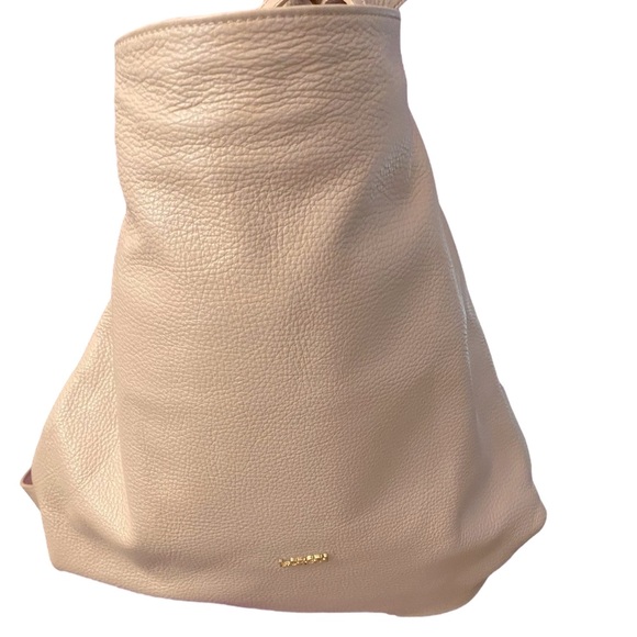 L CREDI pale pink pebbled leather shoulder bag convertible to backpack - Picture 5 of 8